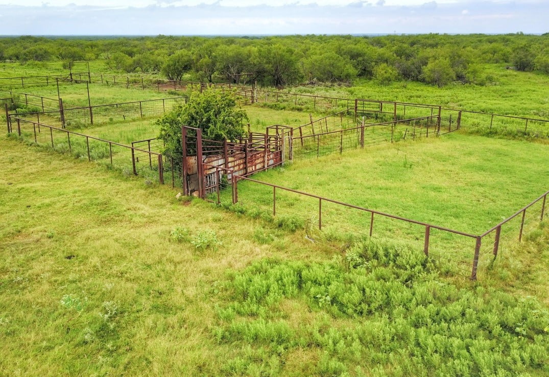 687 acres in Clay County
